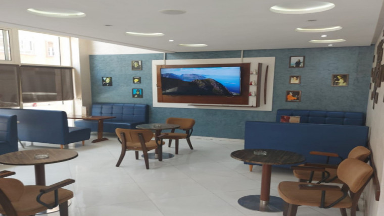 Café de 147m² en vente à belvédère