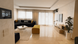 Résidence haut standing Les Allées de Californie 2, située au cœur du quartier Californie à Casablanca. Appartements sécurisés de 2 à 3 chambres, avec finitions premium : domotique, climatisation, parquet, marbre, cuisine équipée, douche à l’italienne, fibre optique. Résidence fermée avec sécurité 24h/7j, vidéosurveillance, espaces verts et parkings privatés. Proximité écoles, commerces, pharmacies, cliniques et salles de sport. Livraison immédiate. Prix à partir de 1 400 000 DH. Opportunité idéale pour investissement ou résidence principale