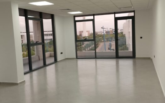 Bureau Professionnel HS à Louer à Almaz – Sans Vis-à-Vis