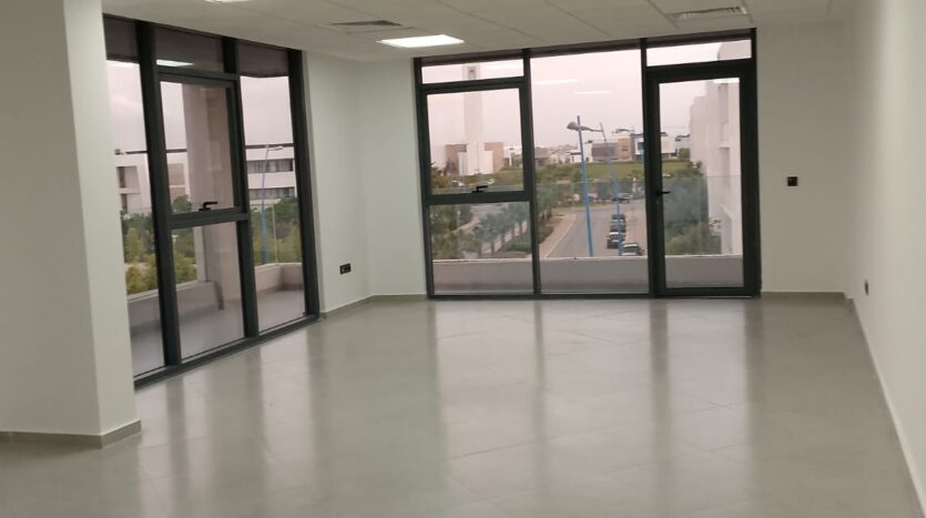 #BureauALouer #Casablanca #Almaz #ImmobilierProfessionnel #BureauCasablanca #OpenSpace #RealtySuccessMorocco #LocationBureau #Coworking #ProfessionLibérale #BureauModerne