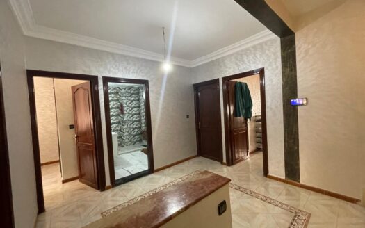Maison (R+2) + Cave à Vendre à Sidi Maarouf – 480 m²