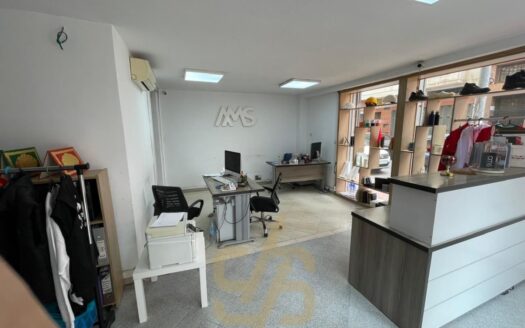 Magasin à la Location 266m² à Mandarona –Ain Chock